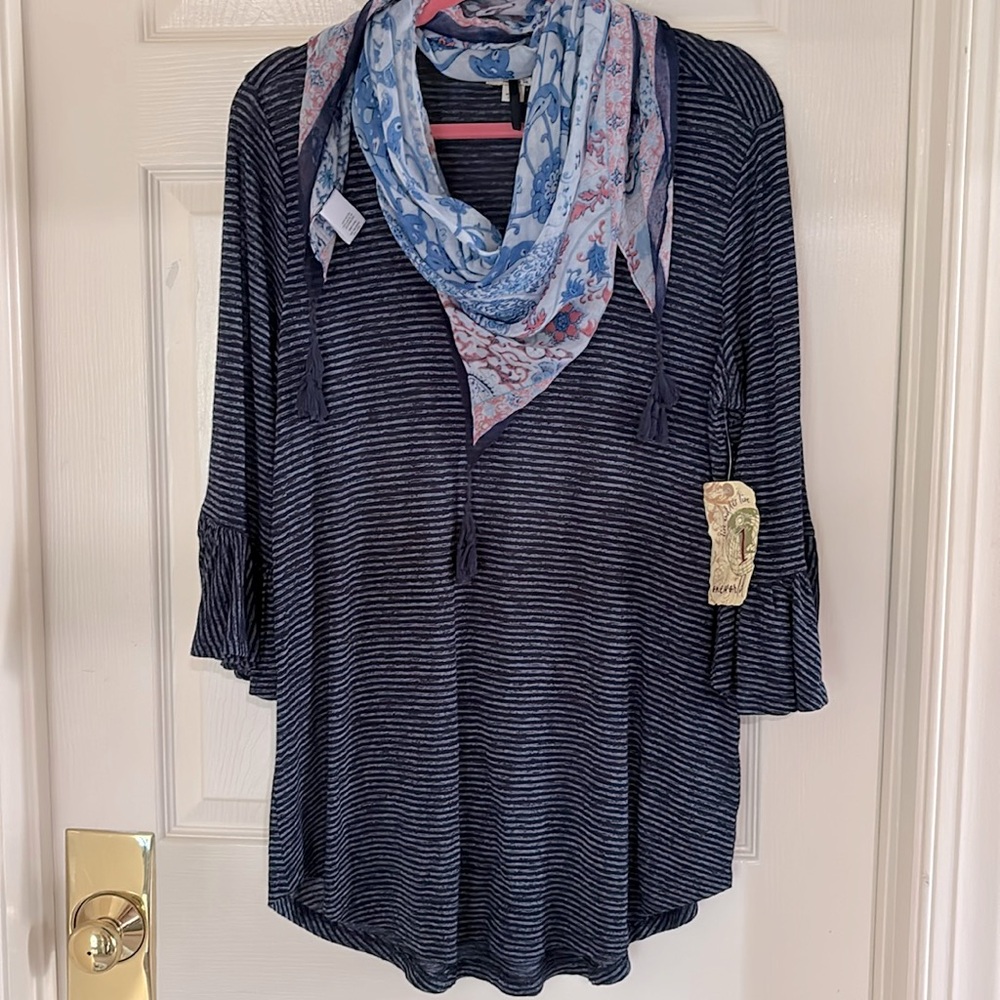 BLUE TOP & SCARF - Picture 2 of 7